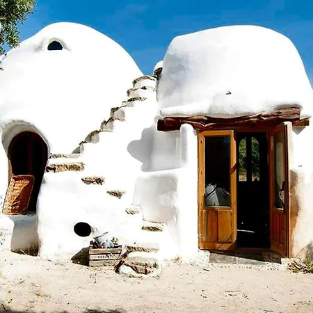 Ecological Dome Structure With A Natural Pool For A Glamping Getaway Near Madrid, Spain Feriehus